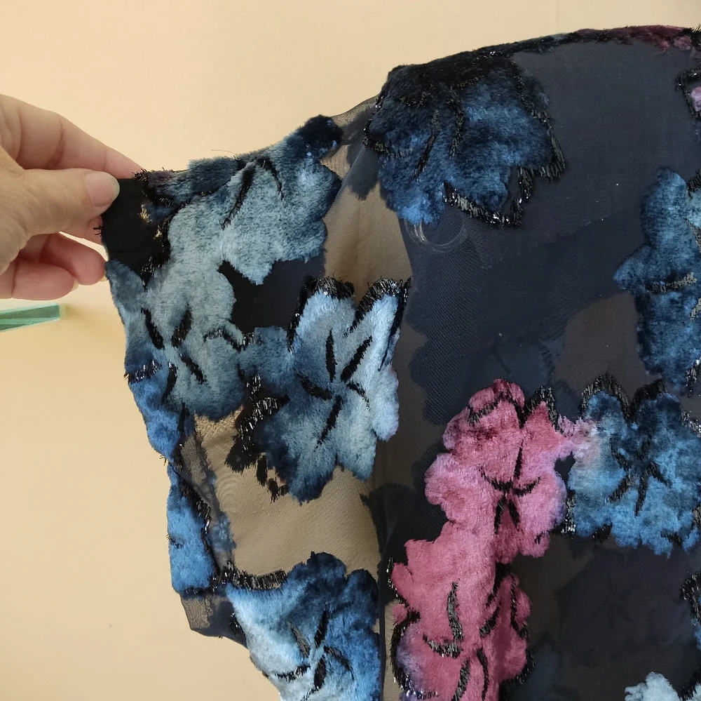 Sheer Embroidered Floral Cropped Bolero Shrug - Picture 8 of 8